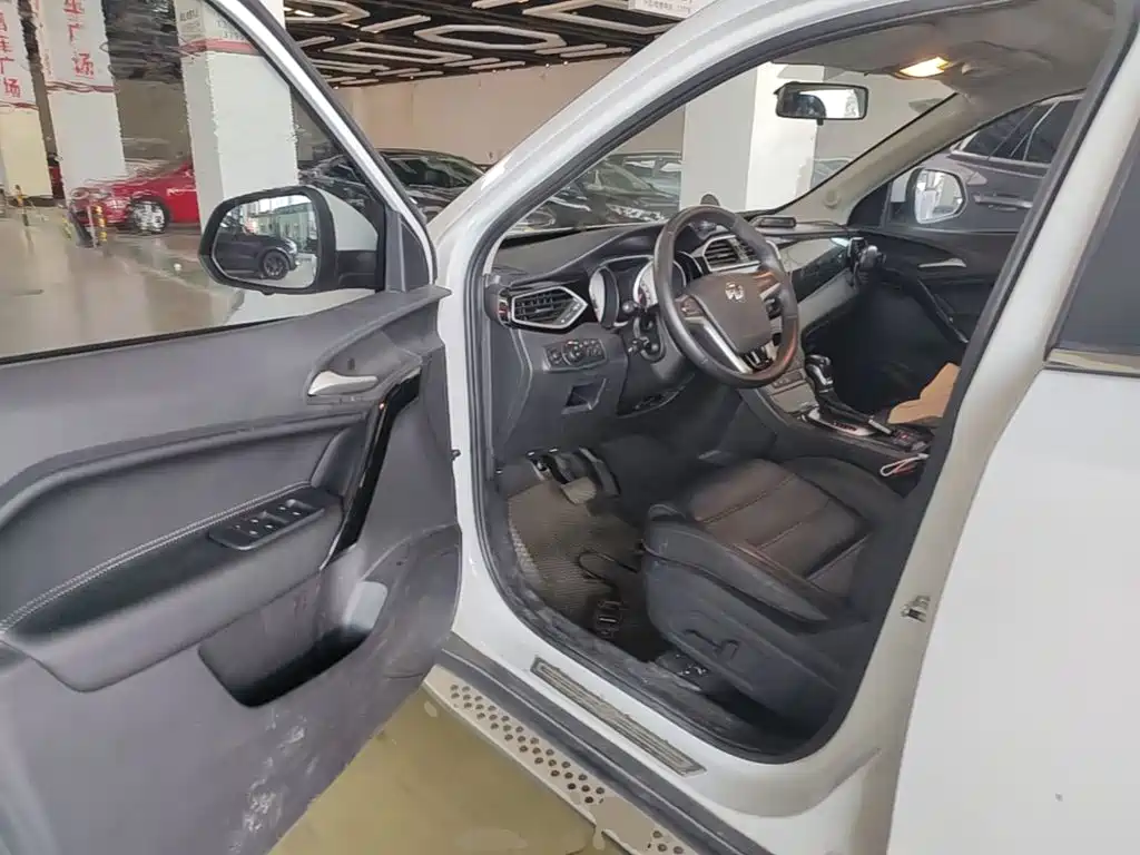 MG Roewe RX5 2015 2015 1.5TGI TST Luxury Edition