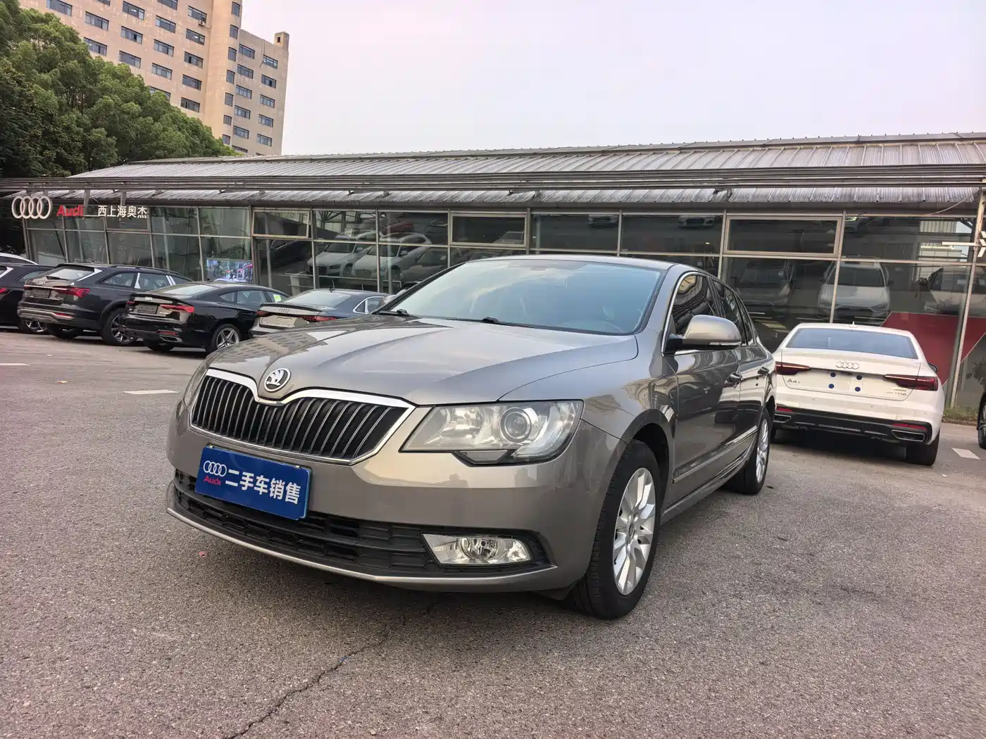 Škoda Superb 2013 1.8TSI Automatic Elegance Edition