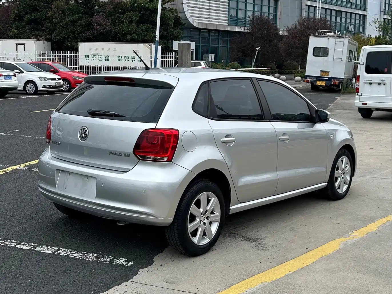 Фото 4 - Volkswagen Polo