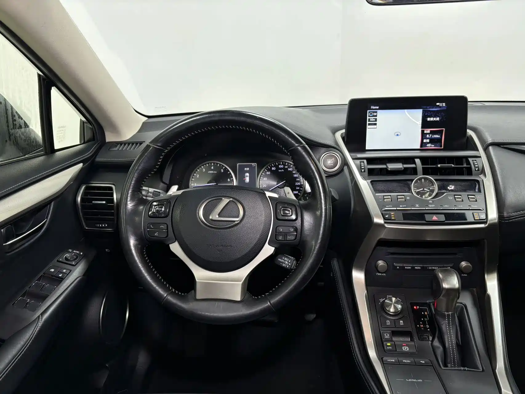 Фото 13 - Lexus NX