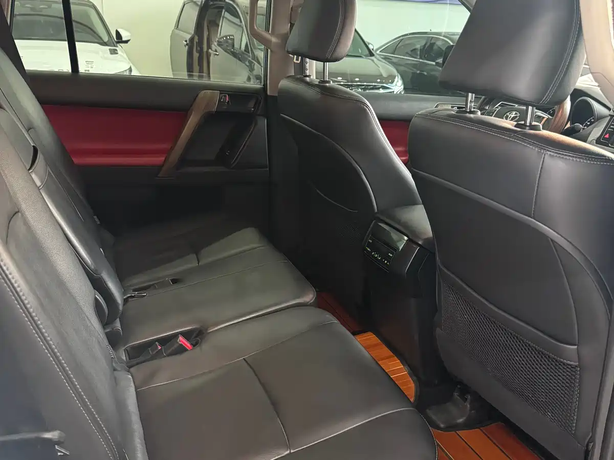 Toyota Prado 2016 2.7L Auto Luxury Edition фото 8