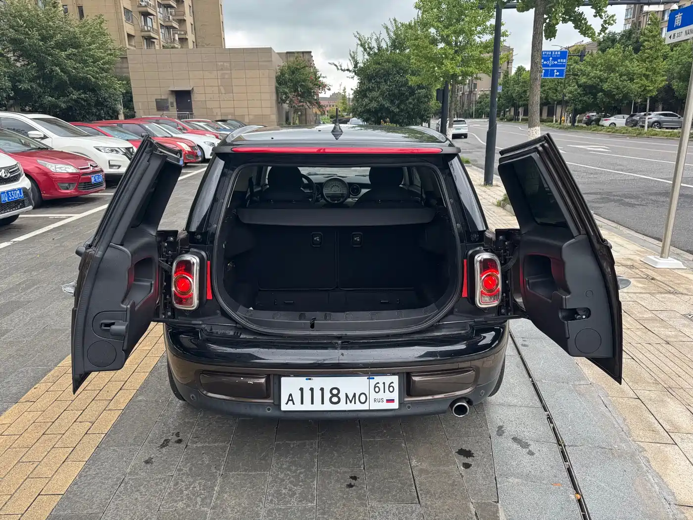 MINI CLUBMAN 2011 2011 1.6L COOPER Fun
