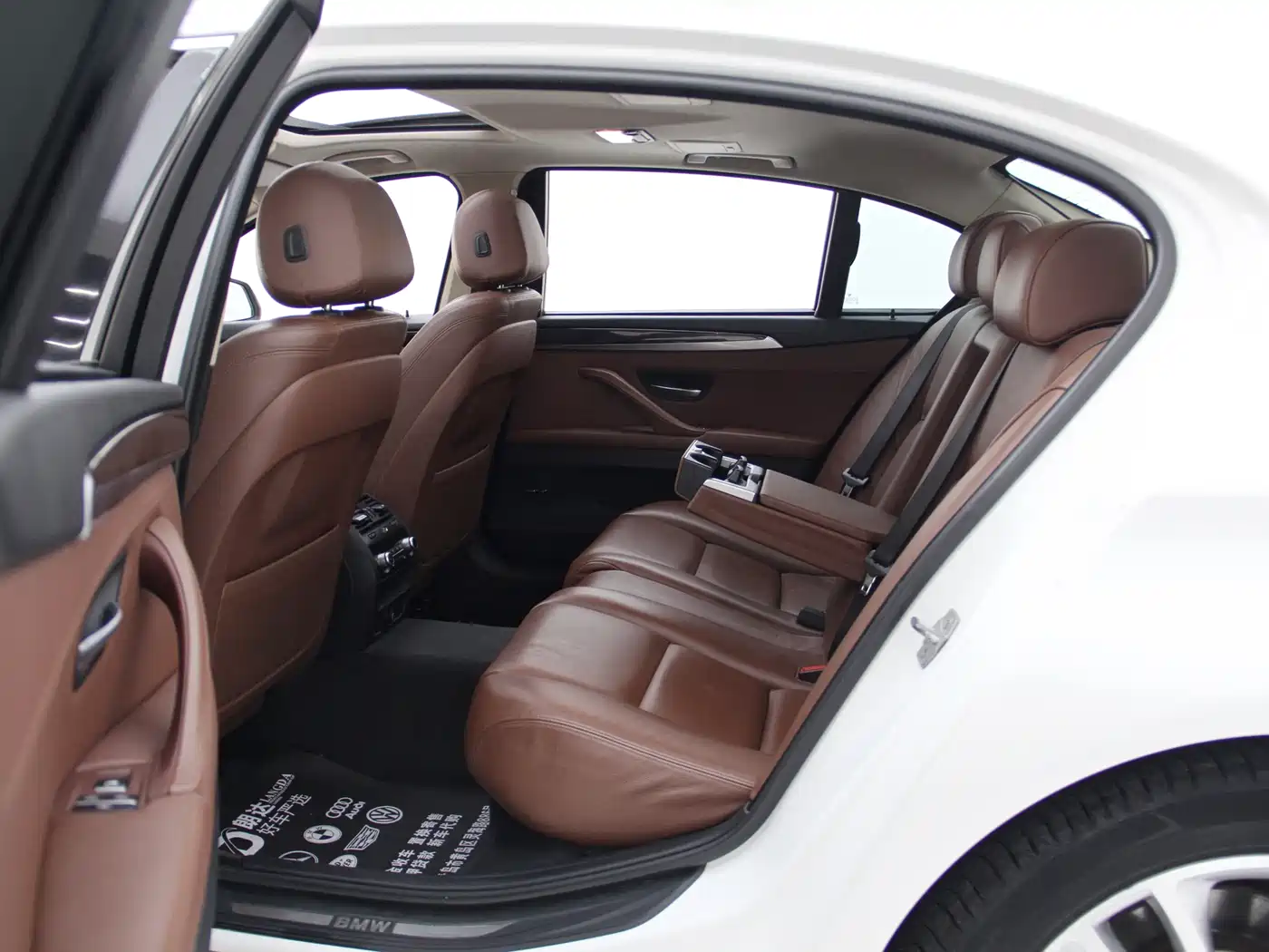 BMW 5 Series 2013 535Li Leadership фото 10