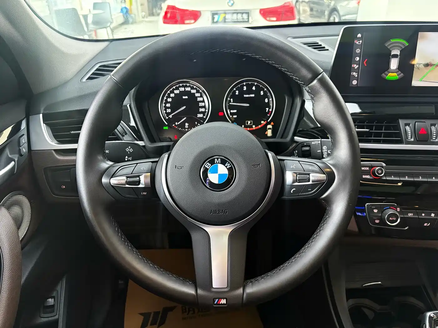 BMW X1 2022 sDrive25Li Leading фото 11