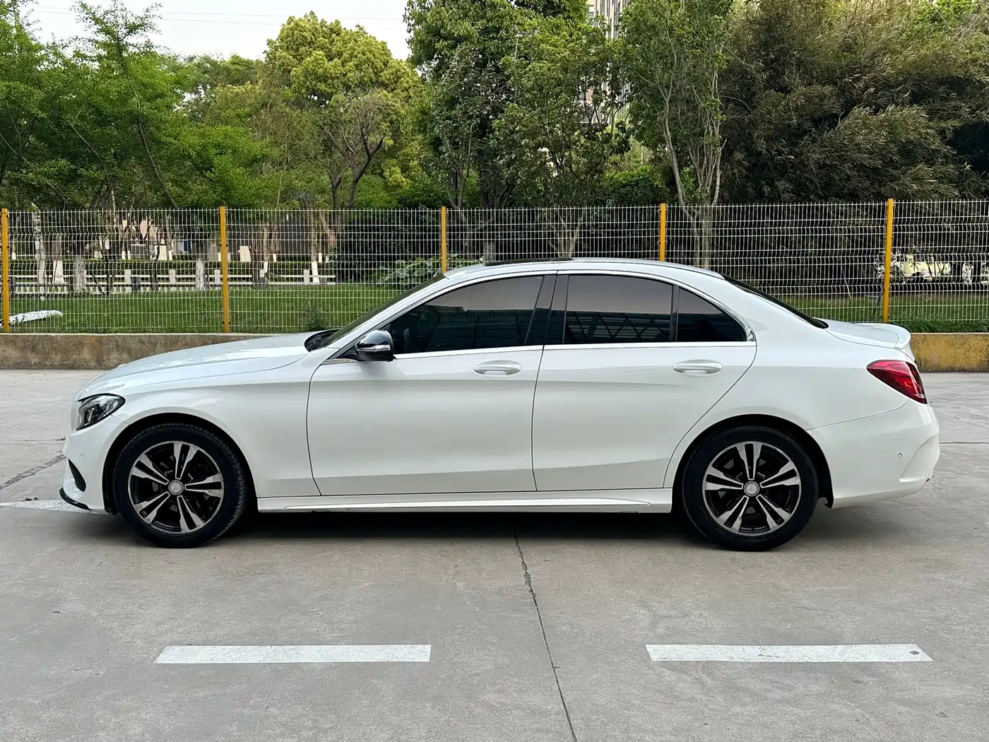 Mercedes-Benz C-Class 2017 Facelift C 200 Sport Edition фото 2