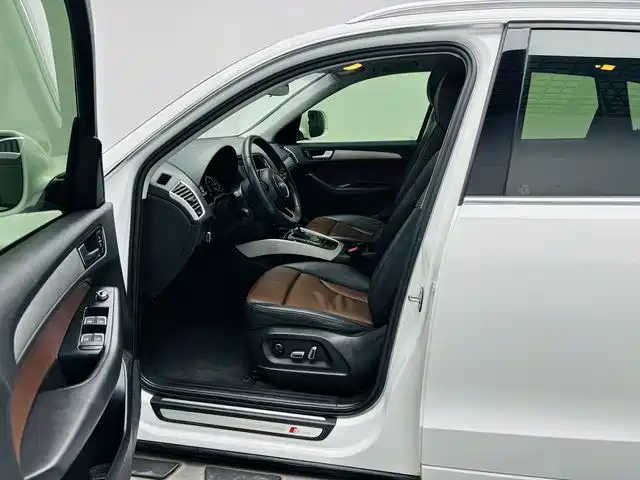 Audi Q5 2018 2017 Plus 40 TFSI Progressive