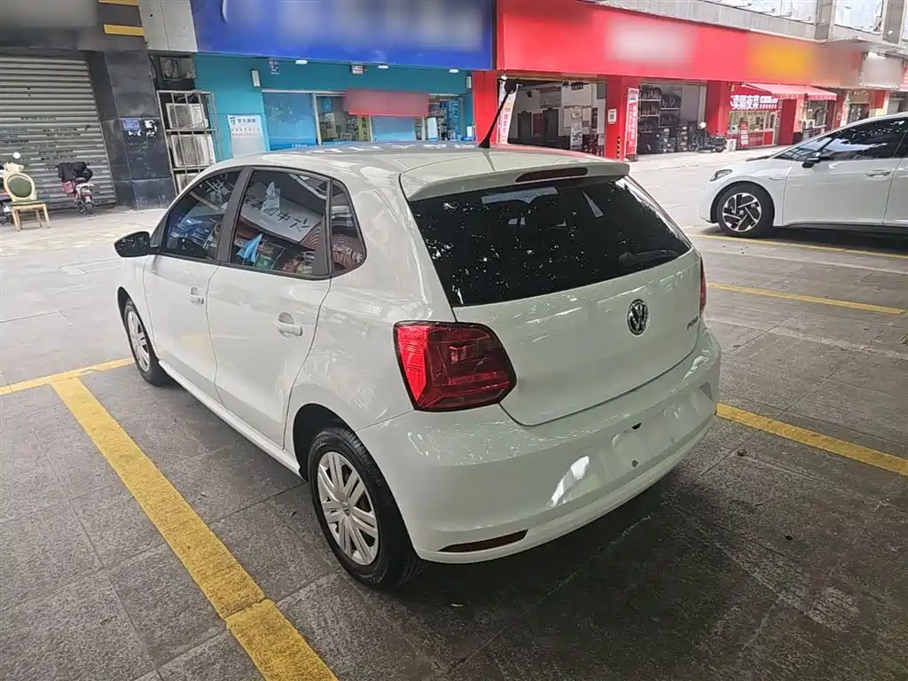 Volkswagen Polo 2016 1.4L Automatic Trend фото 5