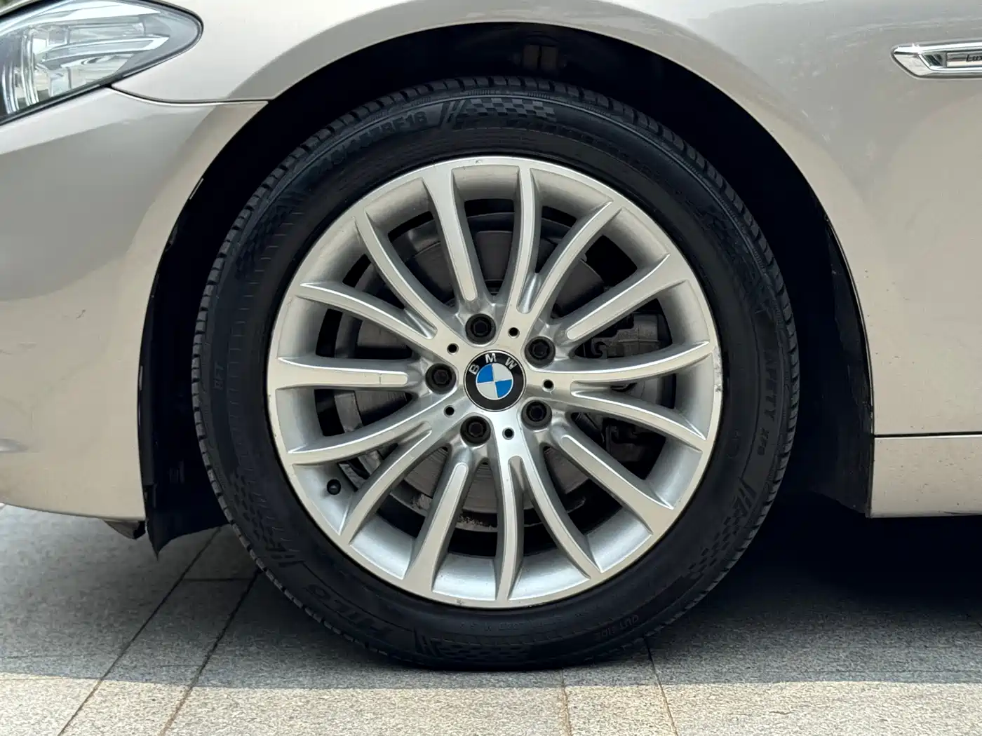 BMW 5 Series 2014 525Li Luxury Design Package фото 24