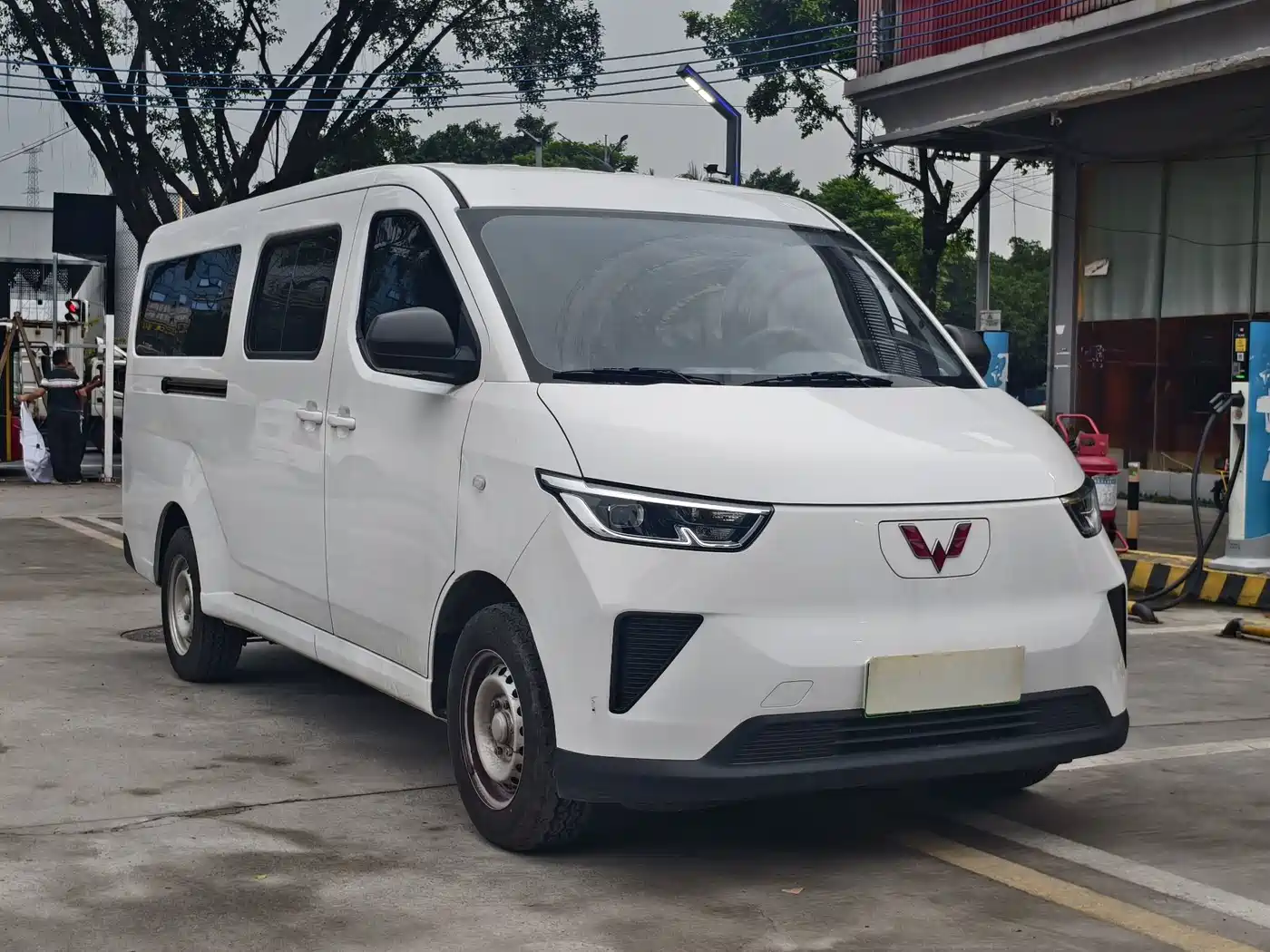 Wuling Motors Wuling Yangguang 2025 2024 300KM Comfort Bus Version 75kW