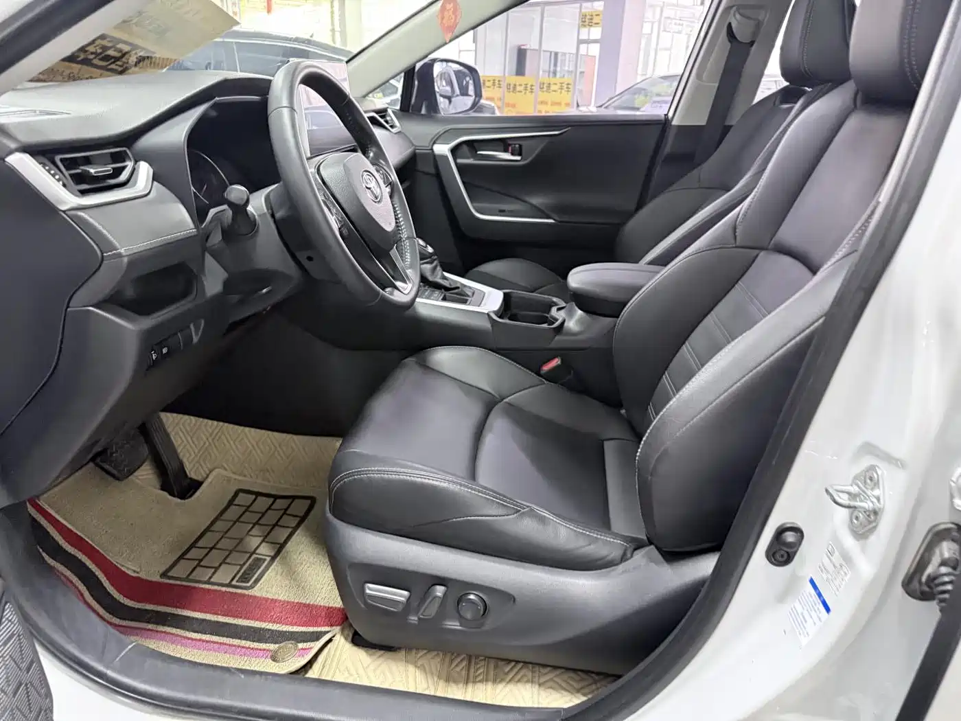 Toyota Wildlander 2021 2.0L CVT 4WD Luxury Edition фото 6