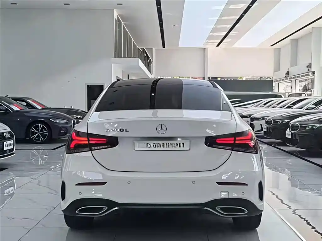 Mercedes-Benz A-Class 2020 A 200 L Sport Sedan фото 8