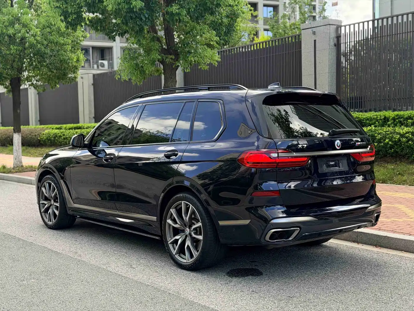 Photo 18 - BMW X7