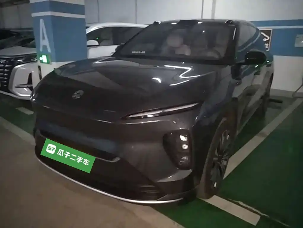 NIO ES8 2023