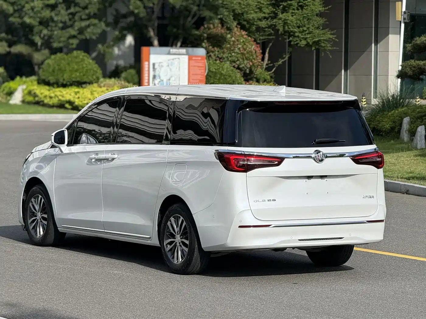 Buick GL8 2023 ES Landmaster Exclusive фото 23