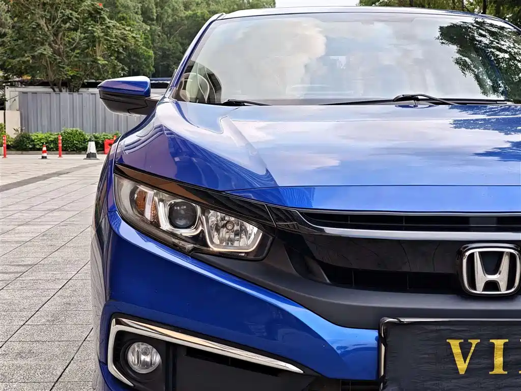 Фото 4 - Honda Civic