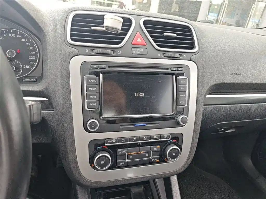 Volkswagen Eos 2011 Model 2.0TSI фото 9