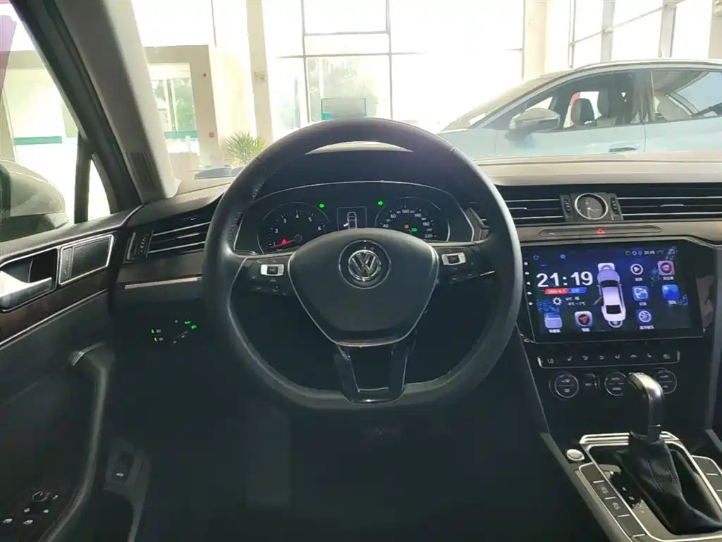 Volkswagen Magotan 2017 330TSI DSG Luxury фото 11