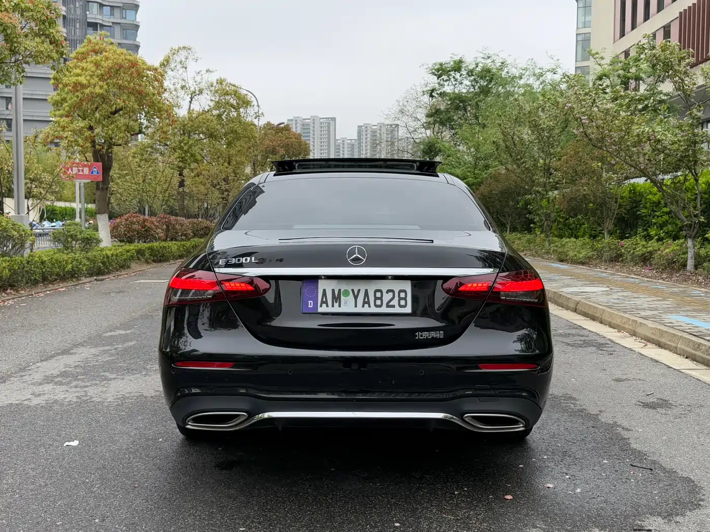 MERCEDES-BENZ E CLASS