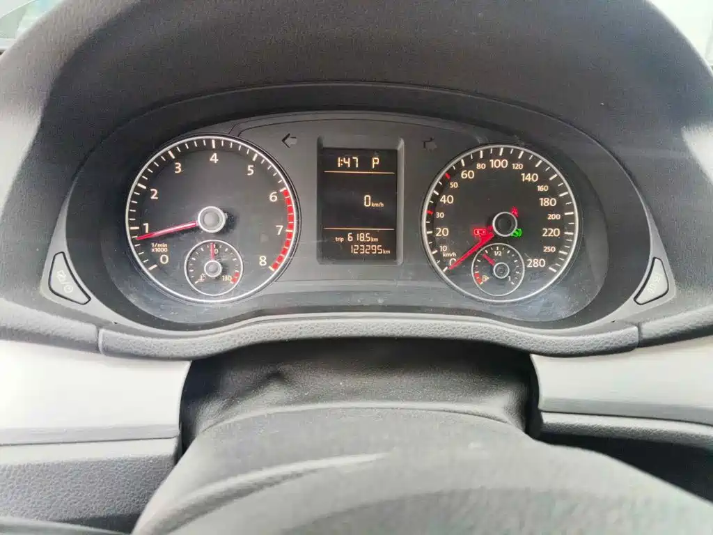 Фото 4 - Volkswagen Passat
