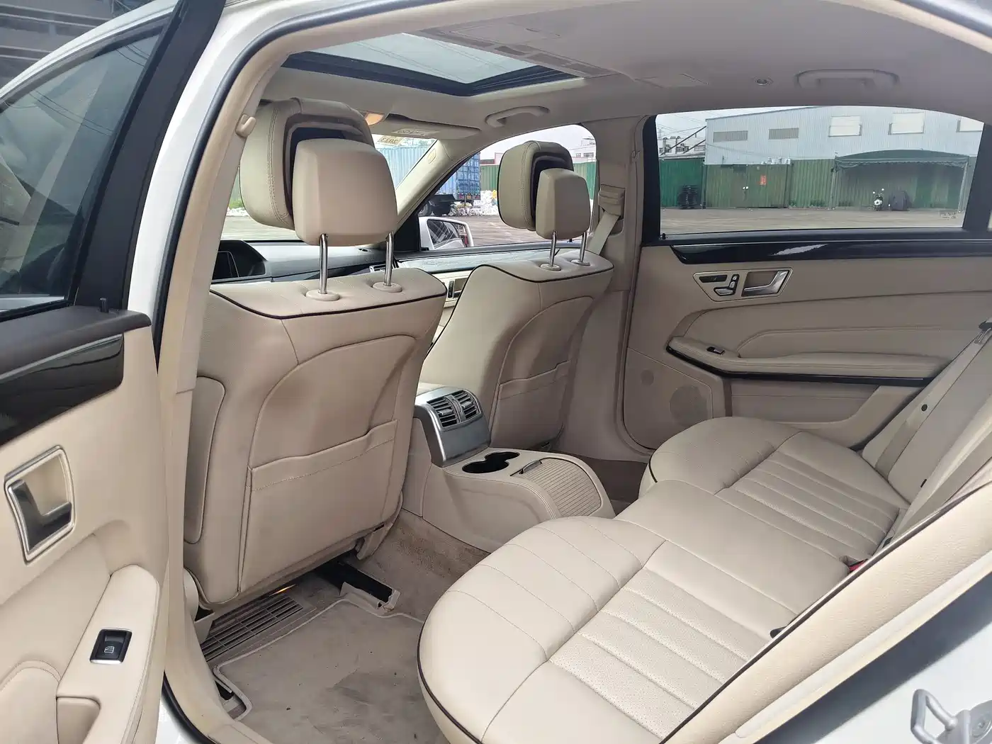 Mercedes-Benz E-Class 2015 E 260 L Sport фото 11