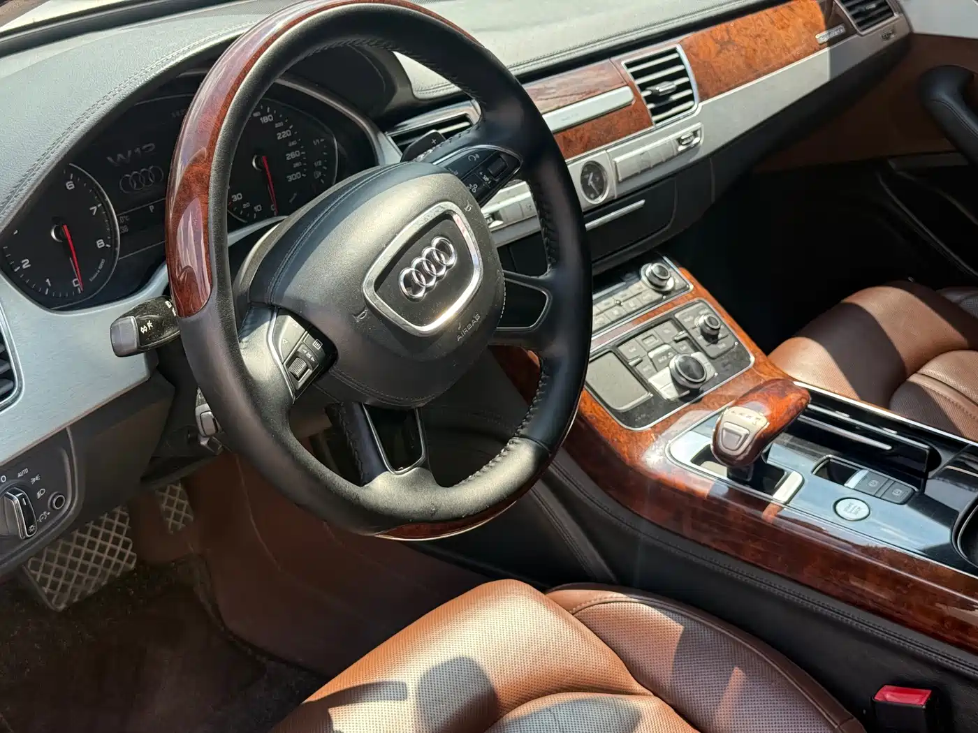 Audi A8 2011 2012 A8L 6.3 FSI W12 quattro