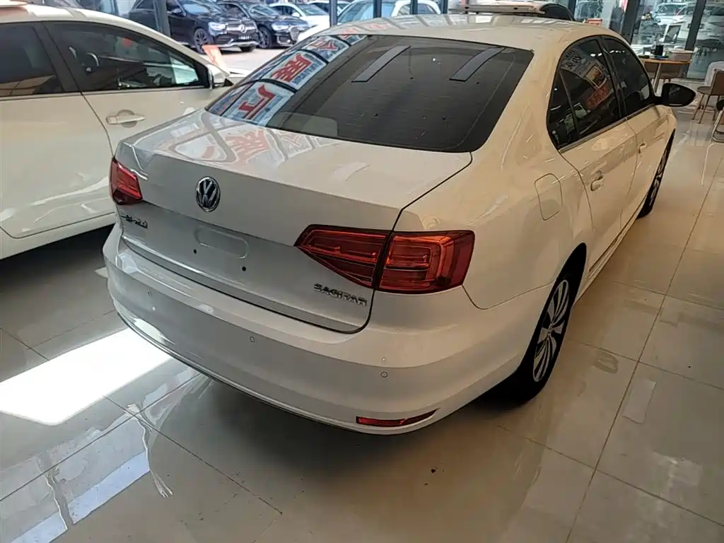 Volkswagen Sagitar 2018 1.6L Automatic Comfort фото 7