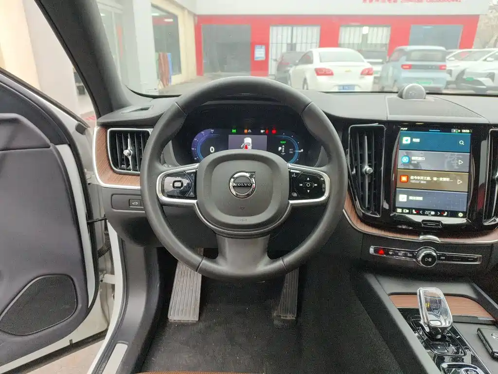 Volvo XC60 Plug-in Hybrid 2024 2025 Plug-in Hybrid Long Range AWD Zhiya Luxury Edition