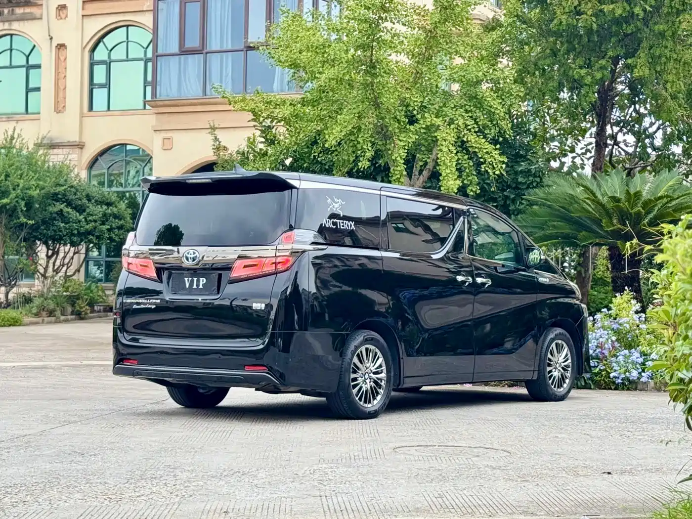 Toyota Vellfire 2023 Crown Hybrid 2.5L HV Premium фото 23