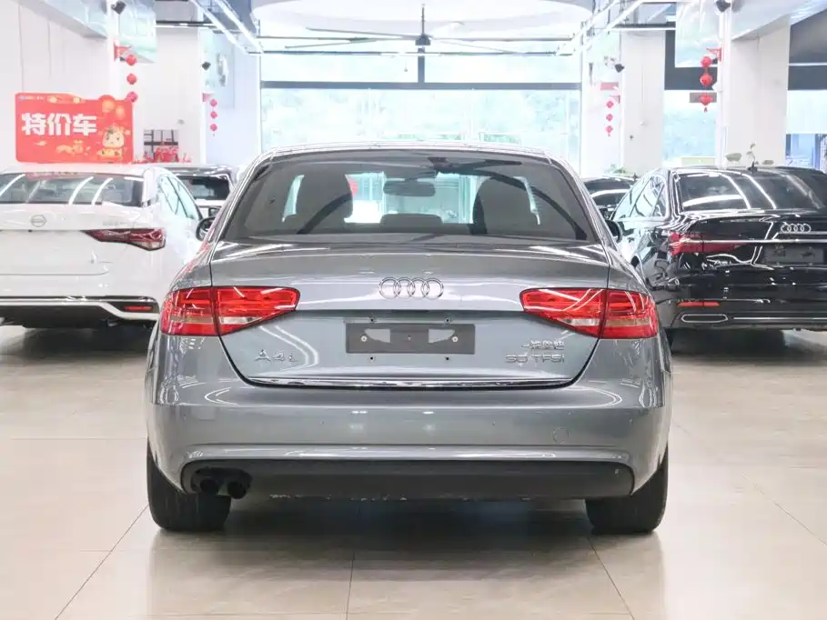 Photo 4 - Audi A4L