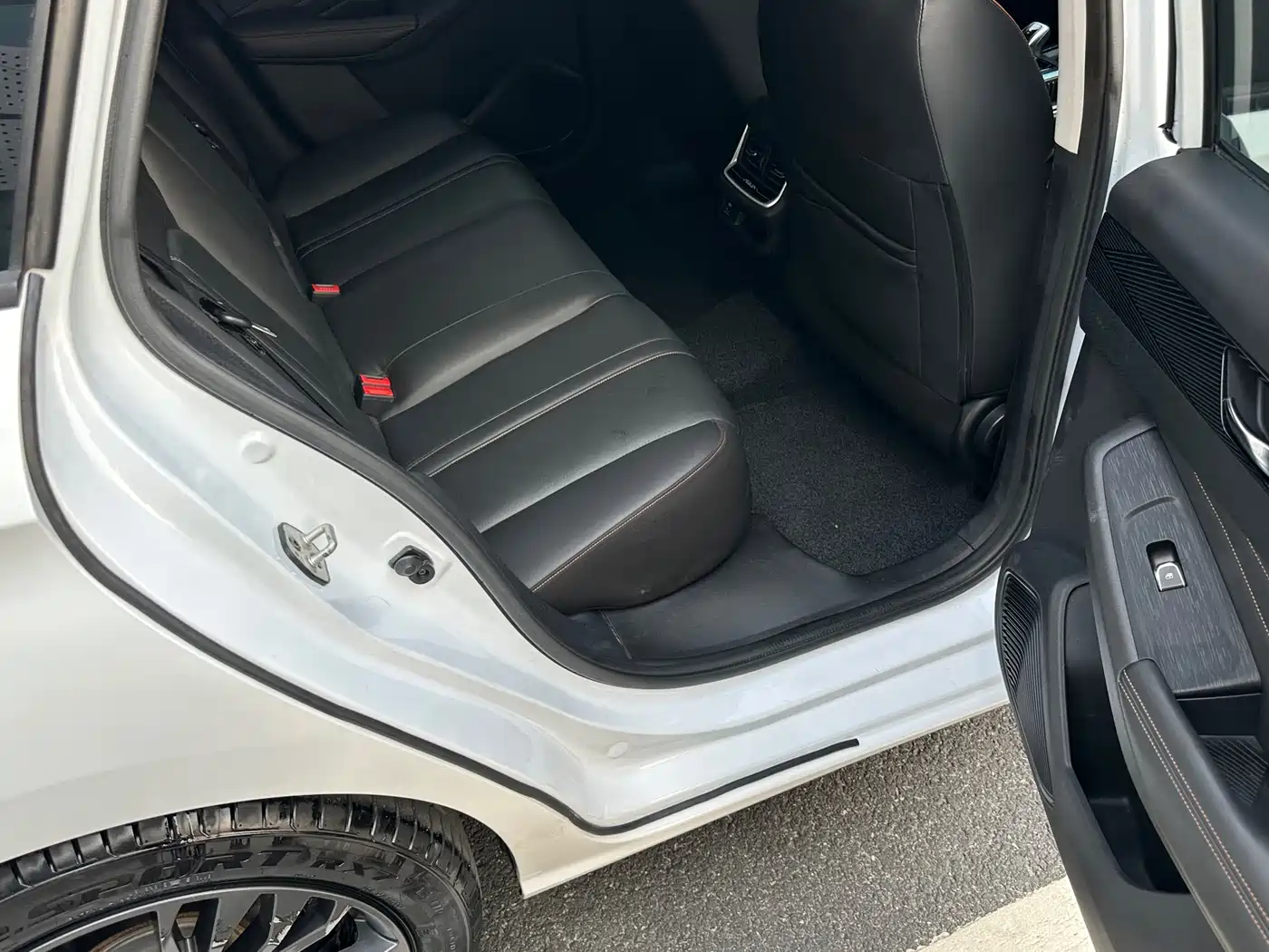Dongfeng Aeolus Yixuan MAX 2023 2023 1.5T Ultra Cool Dad Edition