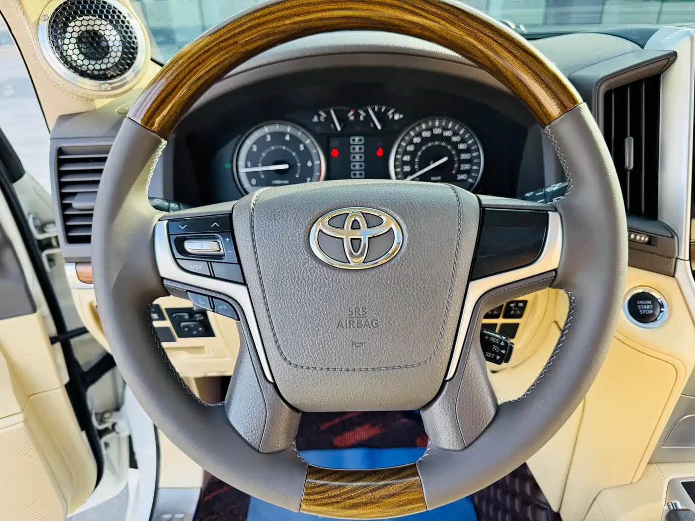 Toyota Land Cruiser (Import) фото 13