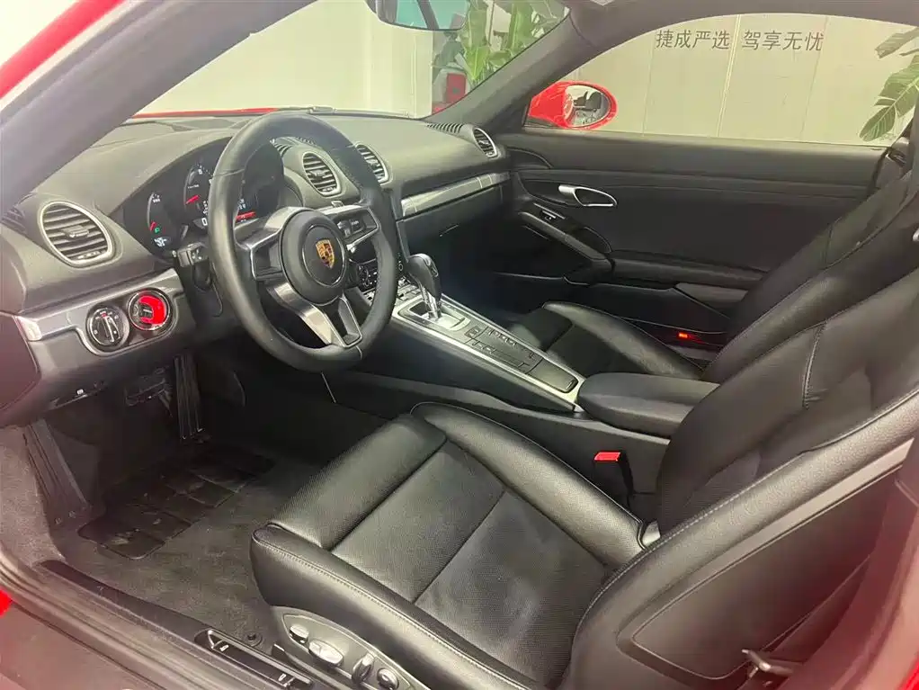 Porsche 718 2018 Cayman 2.0T фото 9