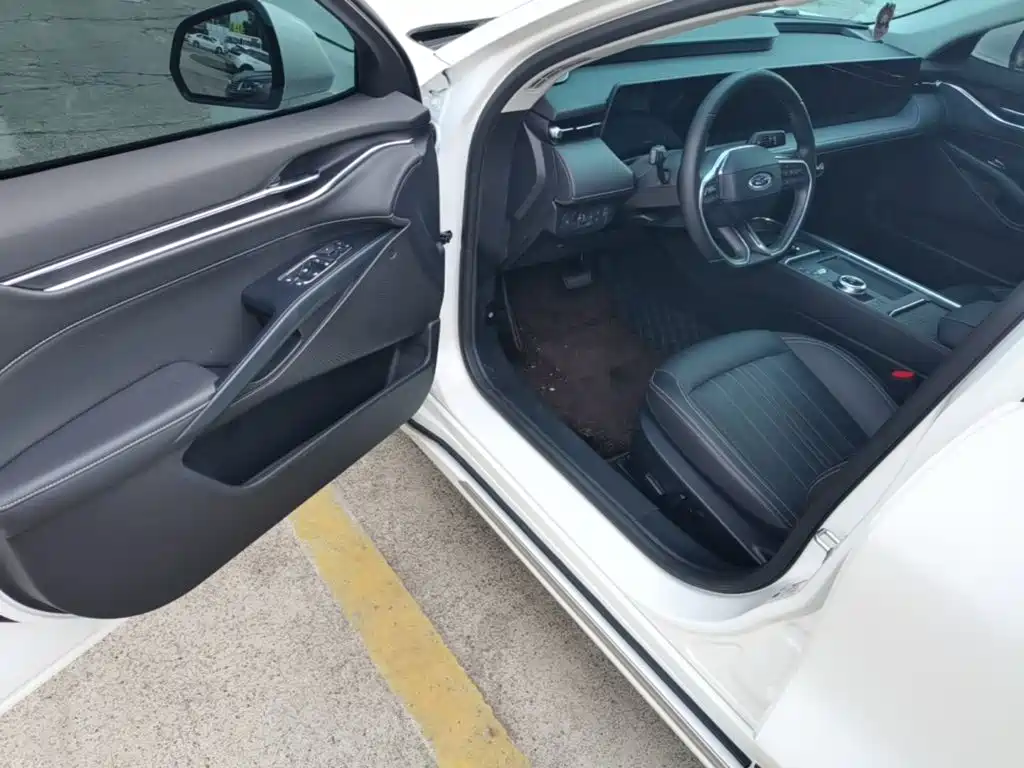 Ford Mondeo 2025 2025 2.0T EcoBoost Luxury