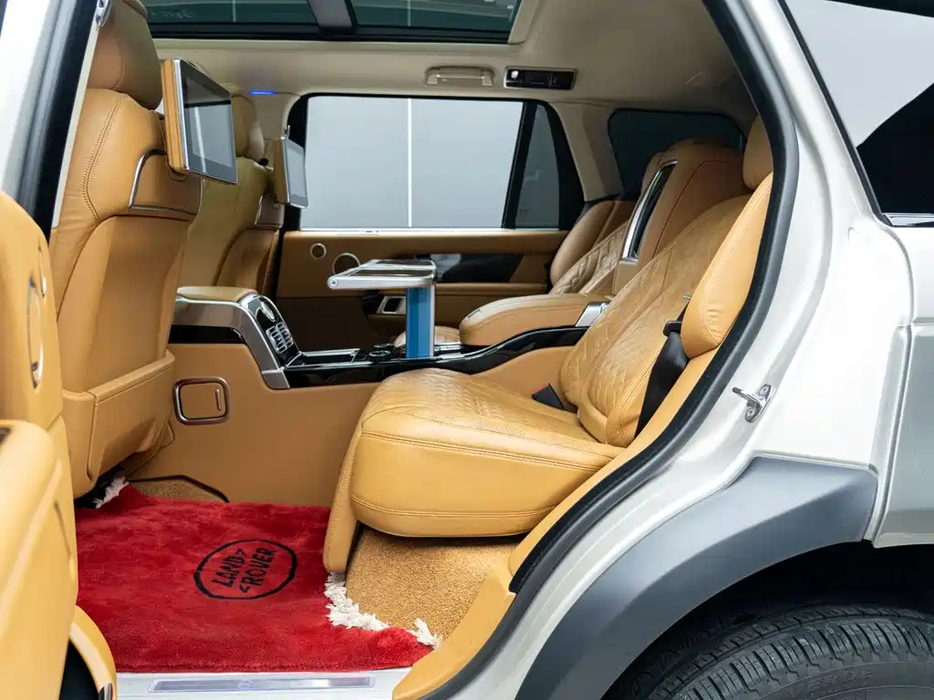 Photo 11 - Land Rover Range Rover