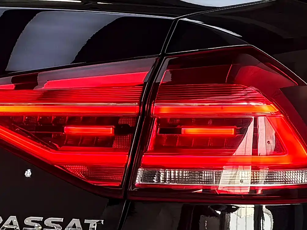 Volkswagen Passat 2017 330TSI DSG Prestige фото 16
