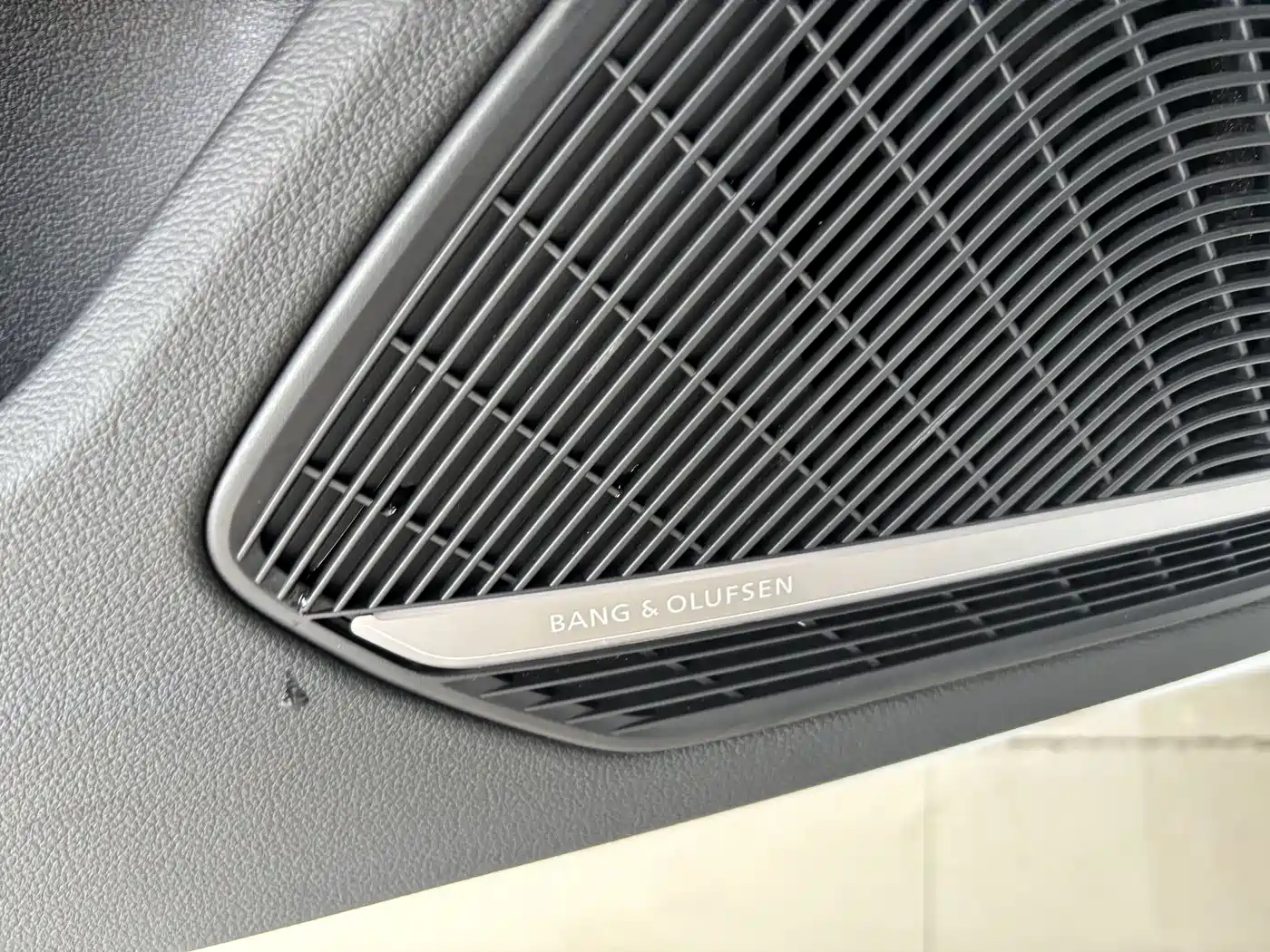 Фото 11 - Audi A4L