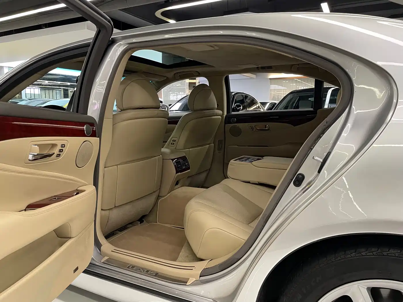 Lexus LS 2006 460L фото 7