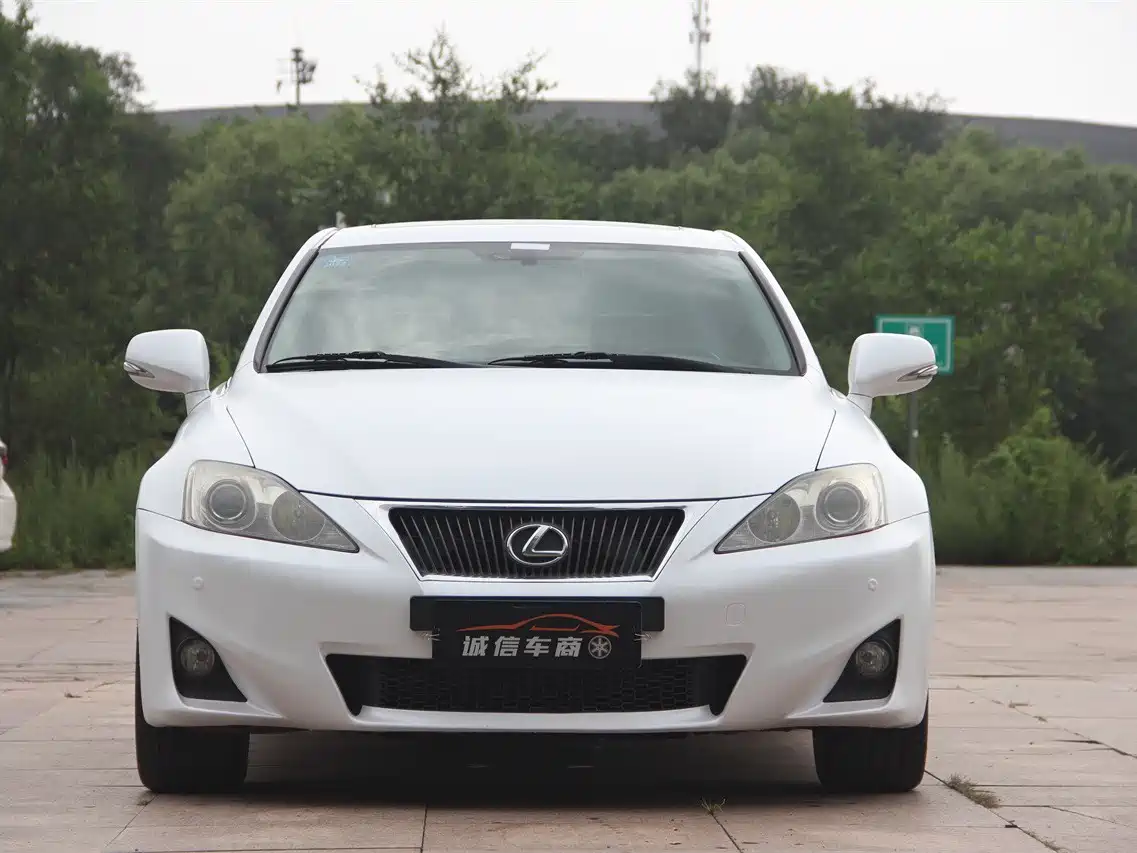 Lexus IS 2011 250 Sport фото 2