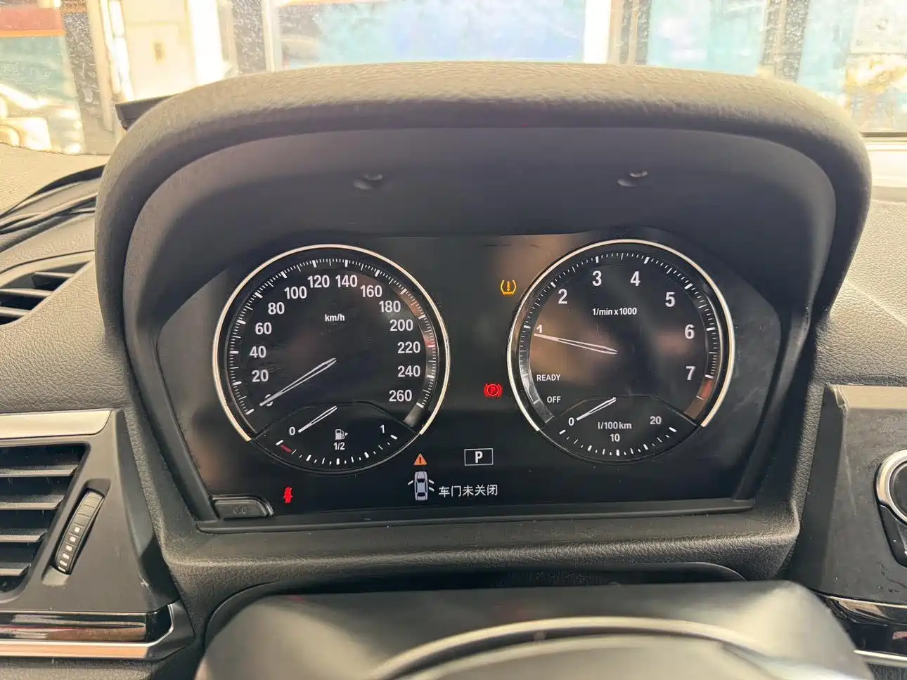 BMW 1 Series 2018 118i Sport Edition фото 13