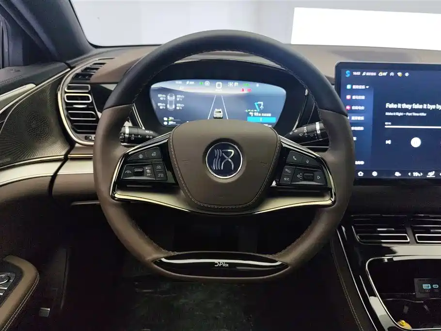 BYD Han 2025 DM-i 125KM Premium фото 15