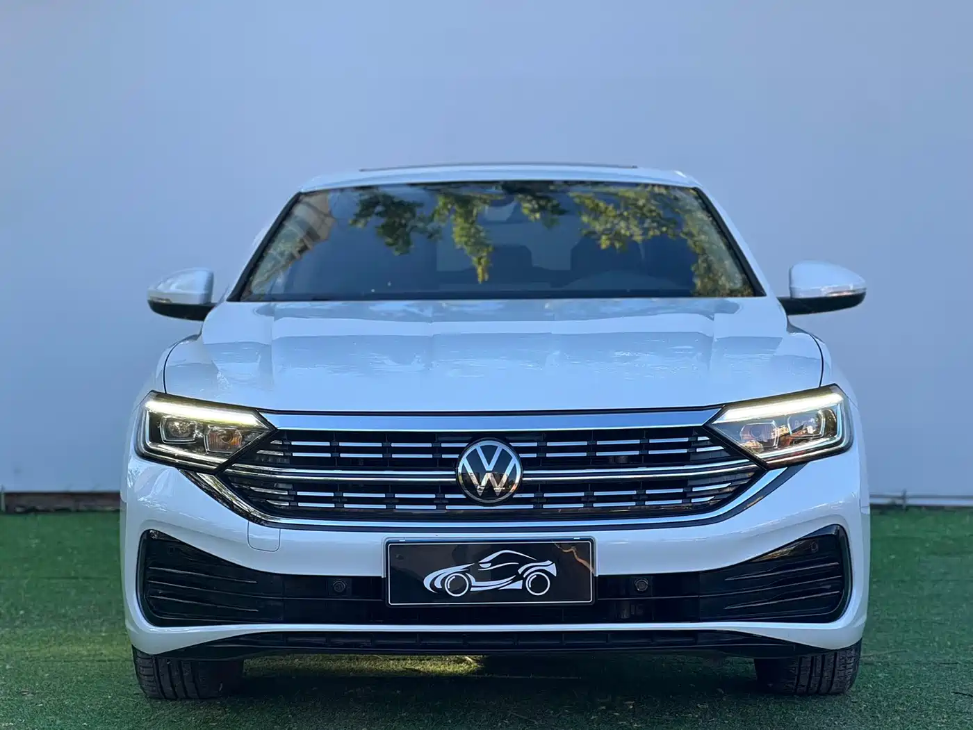 Volkswagen Sagitar 2023 Model Year 280TSI DSG Surpass Edition фото 2