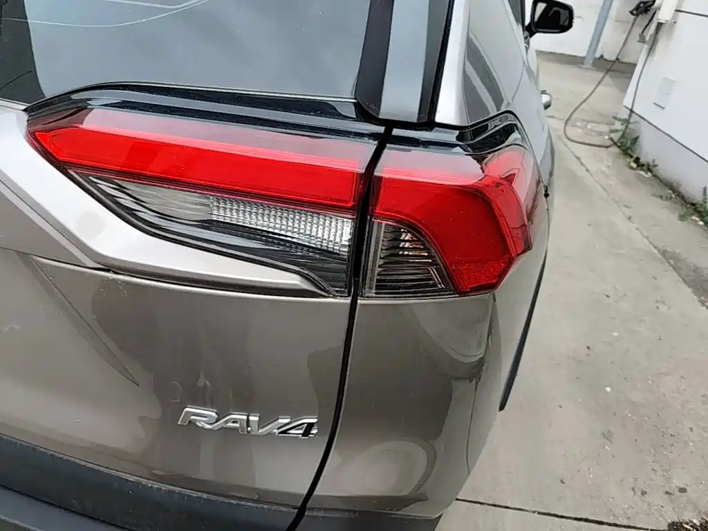 TOYOTA RAV4 RONGFANG
