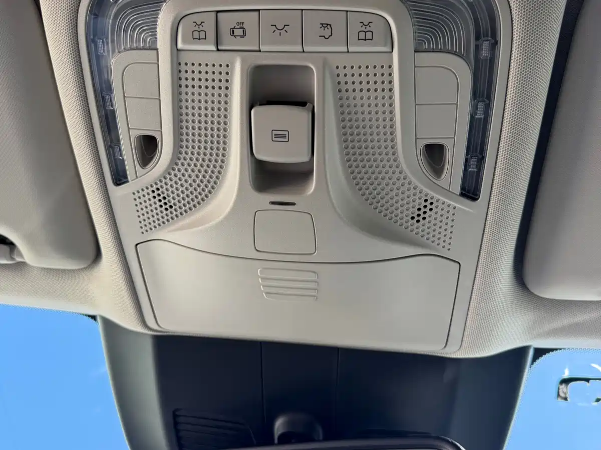 Mercedes-Benz V-Class 2018 V 260 Premium Edition China VI фото 37