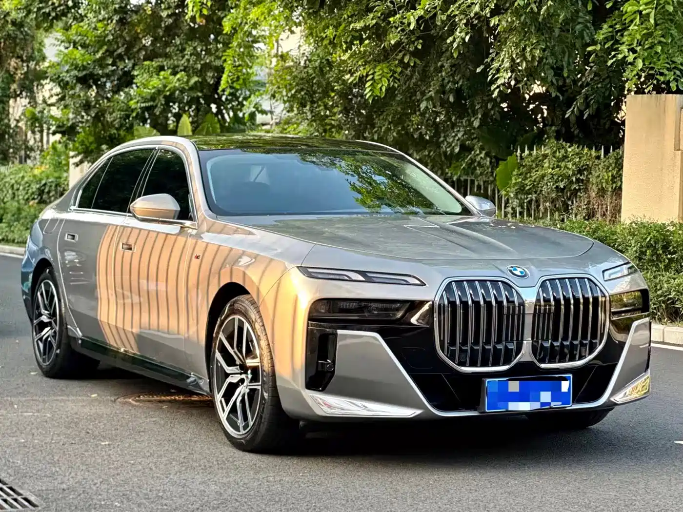 BMW 7 Series 2023 Model 735Li M Sport Package фото 2