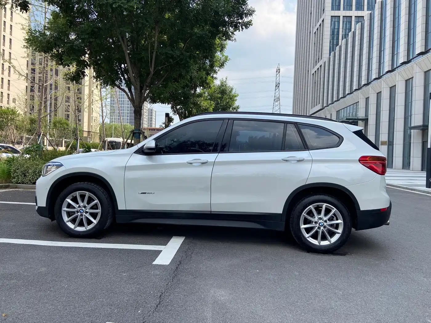 Фото 2 - BMW X1