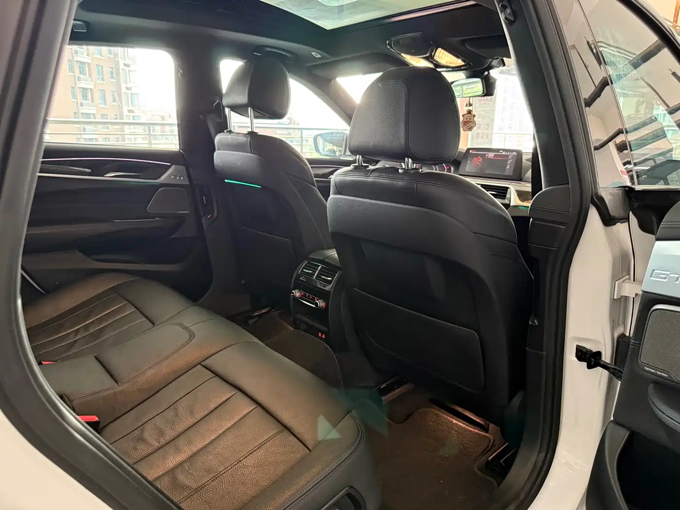 BMW 6 Series GT 2020 630i M Sport Package фото 15