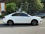 Фото 7 - Geely Emgrand