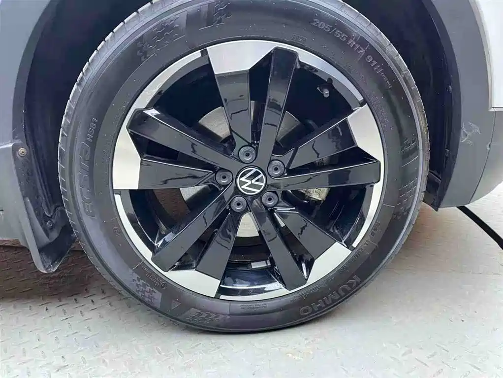 Volkswagen Tanying 2021 1.5L Automatic Smart Connect Edition фото 26