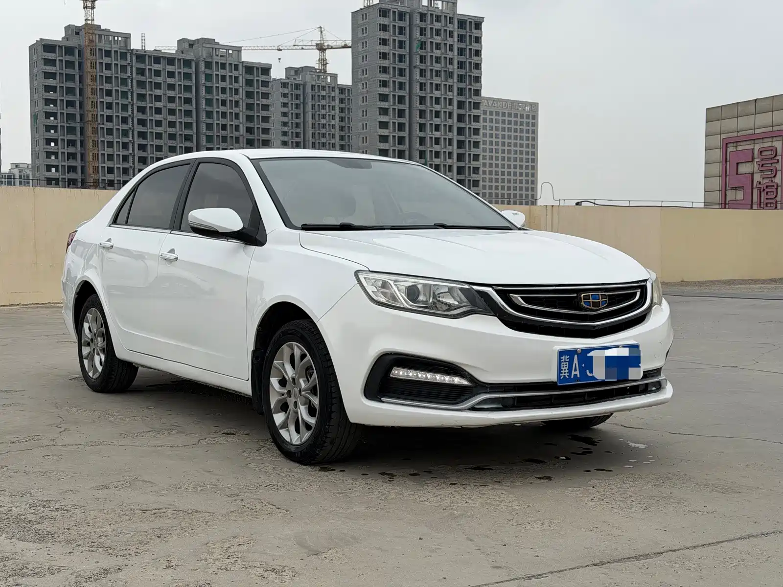 Фото 2 - Geely Vision