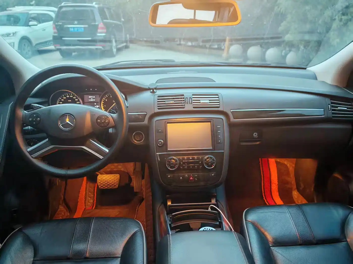Mercedes-Benz R-Class 2017 R 320 4MATIC Business Collector's Edition фото 3
